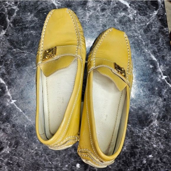 Lv yellow slip on woman shoes - Picture 2 of 8